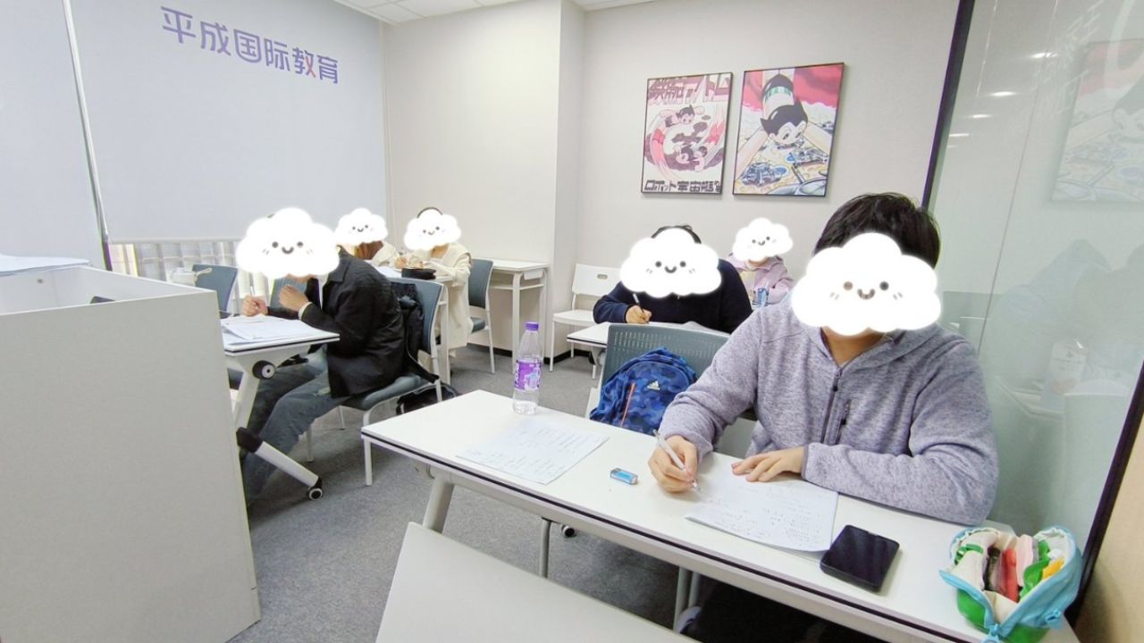 武漢平成日本語学校 教員による日本語の授業風景